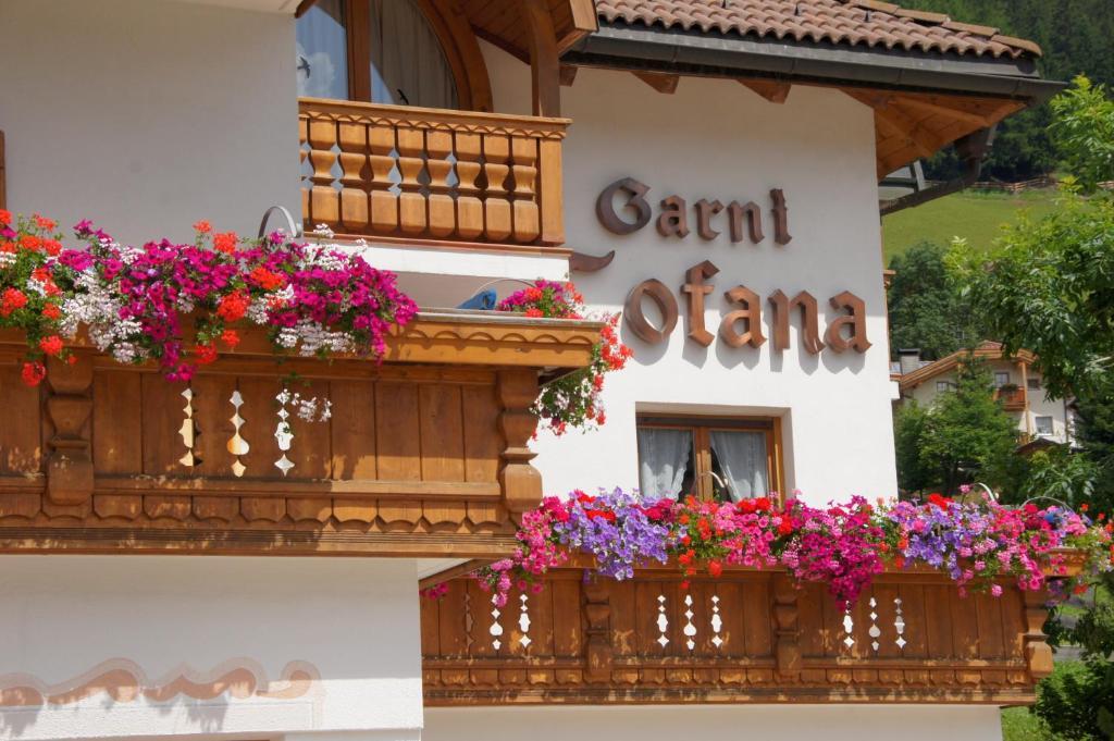 فندق Garni Tofana كورفارا إنْ بادِيا المظهر الخارجي الصورة